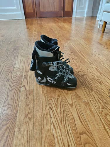Mondo 22.5 to 25.5 Unisex Roces Idea 6 in 1 Ski Boots (Used)