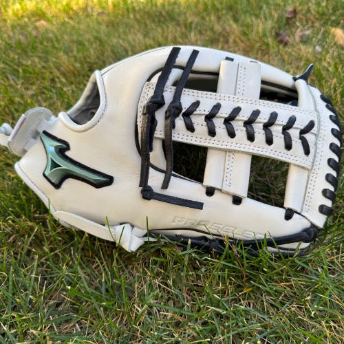 NEW Mizuno Pro Select 11.75" Fastpitch Softball Glove White Black RHT GPSF-50RD