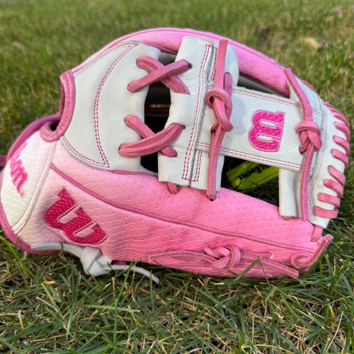 Wilson A2000 H12 Super Skin 12” White Pink Gradient RH Fastpitch Softball Glove