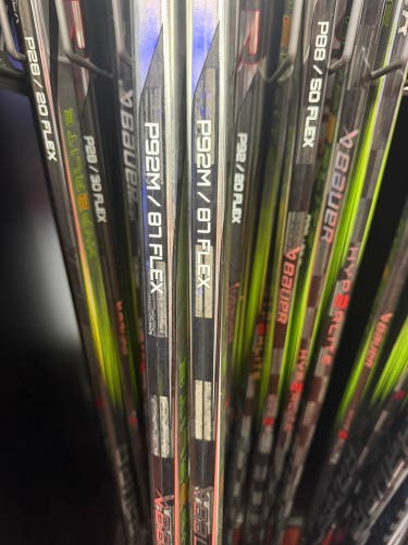*BRAND NEW PROSHOP SALE* Senior Bauer Vapor Hyperlite 2 RH Hockey Stick P92M 87 Flex - 2 pack