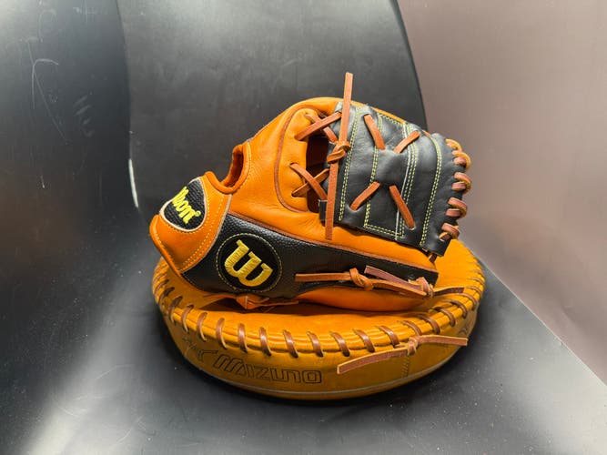 Pitcher's RH Wilson X2-TB Baseball Glove 11" (Used)