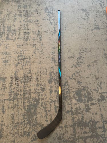 Junior Bauer Nexus Tracer Right Handed Hockey Stick P92 40 Flex (Used)