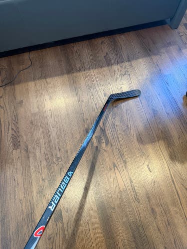 Senior Bauer Vapor Team Right Handed Hockey Stick P92 70 Flex (New)