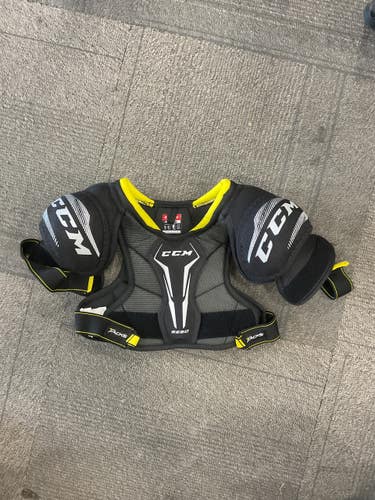 Used CCM 9550 SHOULDER PADS Junior Shoulder Pads SM 11614-S000246183