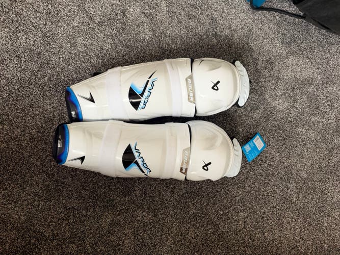 Senior Bauer Vapor Flylite 15" Shin Pads (New)