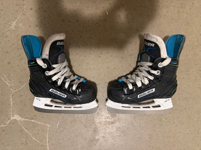 Bauer XLP Hockey Skates Regular Width 7