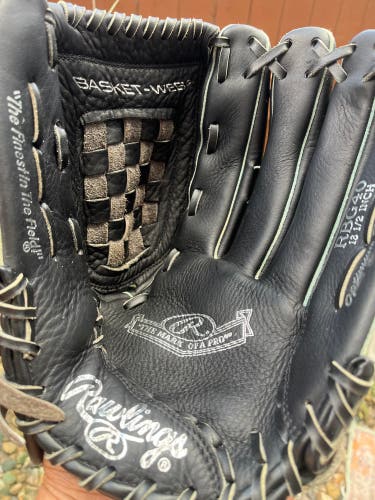 Outfield RH Rawlings Baseball Glove 13.5" (Used)