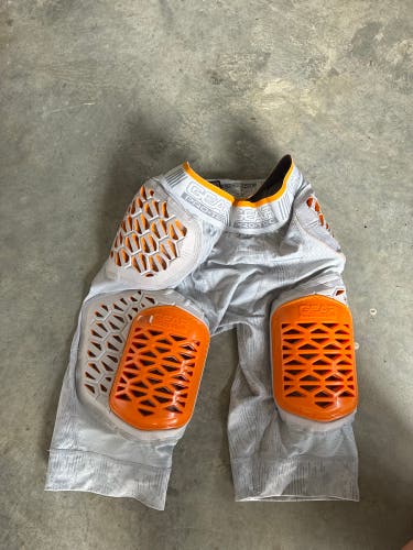 Medium Adult Gear Pro Tec (Used)