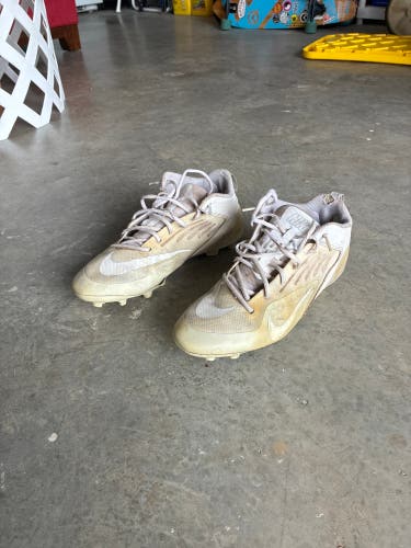 White Men's Size M 11.0 (W 12.0) Adult Nike Huarache (Used)
