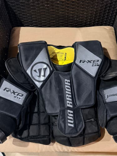 Medium Warrior Ritual XP Goalie Chest Protector (Used)