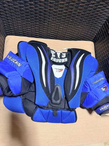 Medium Vaughn Velocity V7 Goalie Chest Protector (Used)