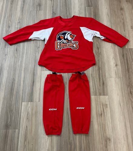 Red Size 56 Adult Unisex CCM Jersey (Used)