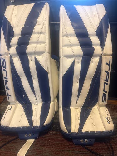 30" True Catalyst 7X3 Goalie Leg Pads (Used)