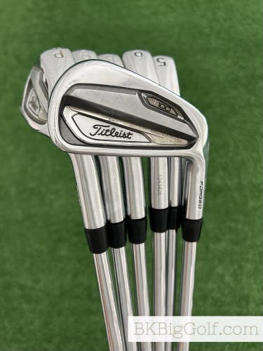 Titleist T100 Forged Iron Set 5-P / True Temper AMT White Stiff