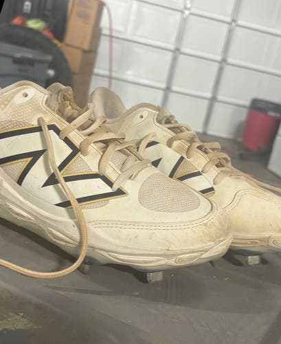New Balance Fresh Foam X 3000v7 Metal Baseball Cleats — White/Metallic Gold — Size 9.5