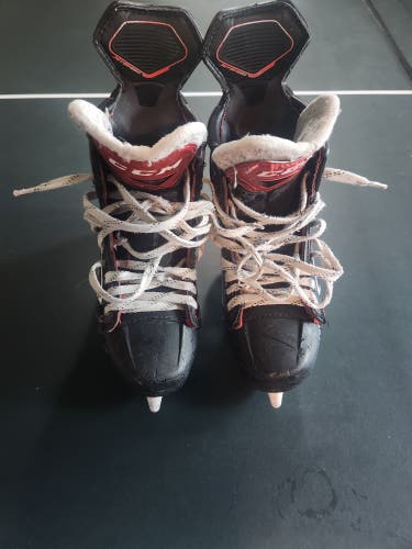 CCM JetSpeed FT2 Hockey Skates Regular Width 6.5 (Used)