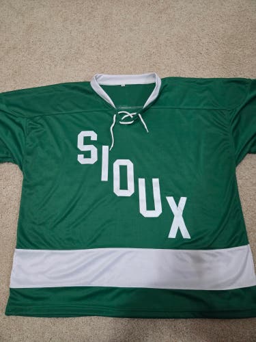 North dakota fighting sioux jersey