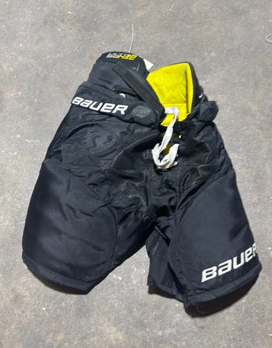 Youth Medium Bauer Supreme Ultrasonic Hockey Pants (Used)