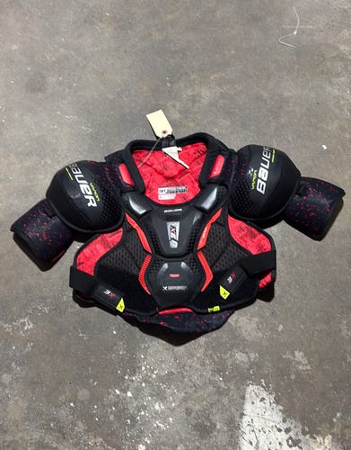 Medium Intermediate Bauer Vapor 3X Shoulder Pads (Used)