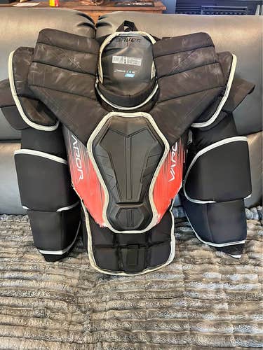Bauer Vapor Hyperlite 2 Goalie Chest Protector (Senior Medium)