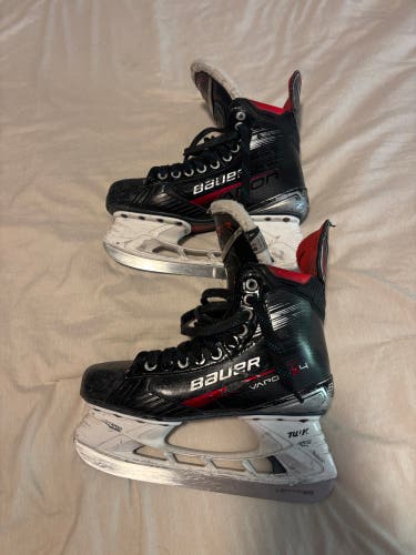 2023 Bauer Vapor X4 Hockey Skates 6.5 (Used)