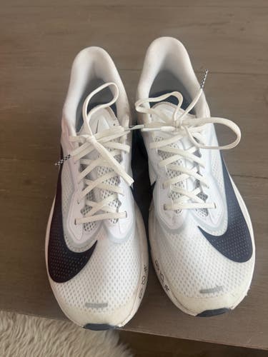 Size M 9.0 (W 10.0) Nike (Used)