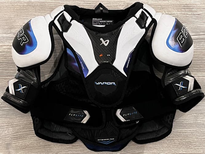 Bauer VAPOR FLYLITE Shoulder Pads - Intermediate Medium