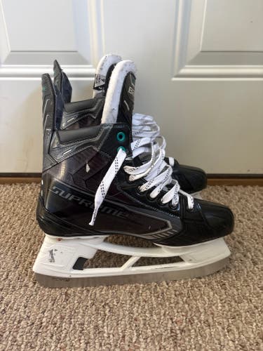Black/Gray 2026 Bauer Supreme F40 Hockey Skates Regular Width 9 (Used)