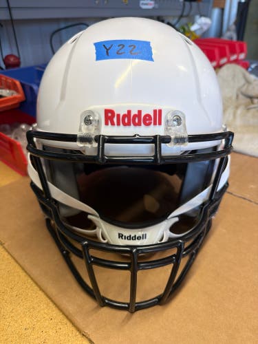 USED RIDDELL SPEED ICON YOUTH HELMET - LARGE - WHITE
