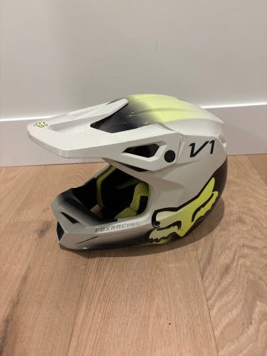 Fox V1 Youth Small Motocross Helmet – White/Black/Green