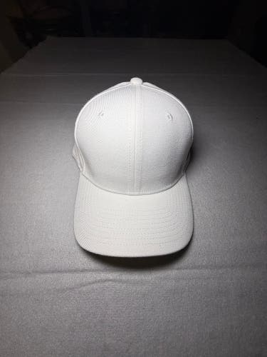 White Men's Medium/Large Nike Hat (New)