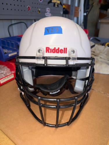 USED RIDDELL SPEED ICON YOUTH HELMET - LARGE - WHITE