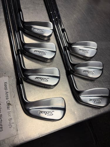 Men's 2019 Titleist 620 MB Right Handed Iron Set Extra Stiff Flex (Used)
