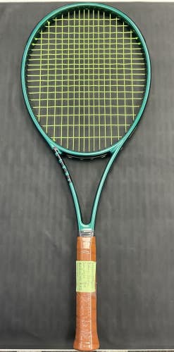 Wilson H22 Blade Pro Stock 16x19 Grip Size 4 3/8