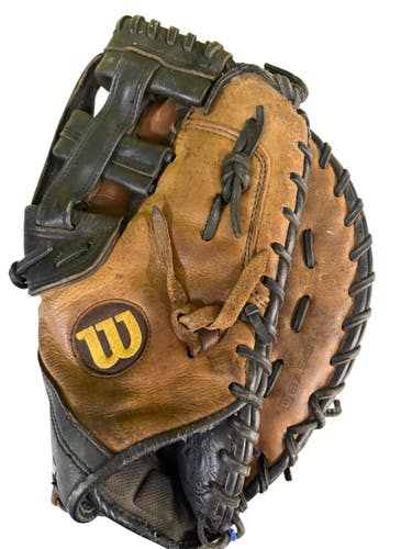 Used Wilson A900 BB/SB First Base RH Throw None 12 1/2" 11307-S000268340