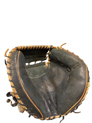 Used Wilson A2000 BB/SB Catchers RH Throw None 33 1/2" 11307-S000267611