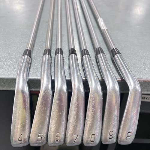 Used Mizuno 225 Mens Iron Set RH 4I-PW 11307-S000264677