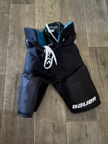 Junior Large Bauer Hockey Pants (Used)