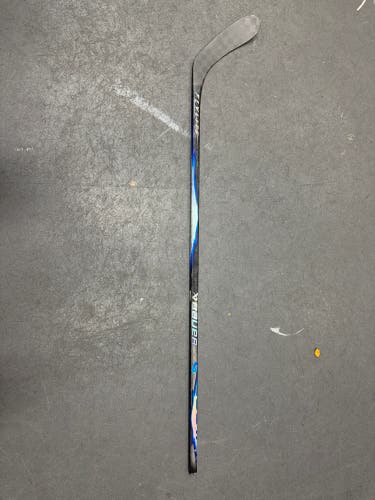 Intermediate Bauer Vapor Flylite Right Handed Hockey Stick P28 55 Flex (Used)