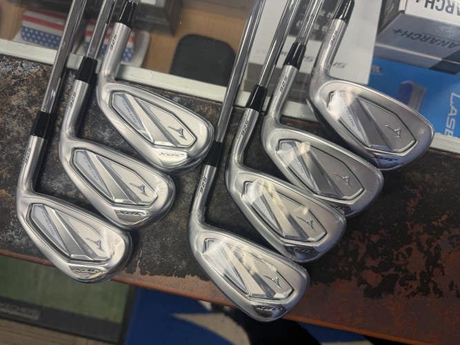 Mizuno JPX 925 Hot Metal Iron Set 4-PW STEEL REGULAR