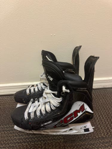 2025 CCM JetSpeed FT8 Pro Hockey Skates Regular Width Pro Stock 7.5 (Used)