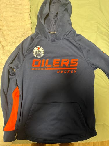 Edmonton Oilers Men's Medium Sweatshirt (Used)