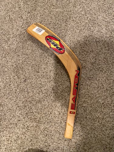 Easton RH Wood Blade Leetch