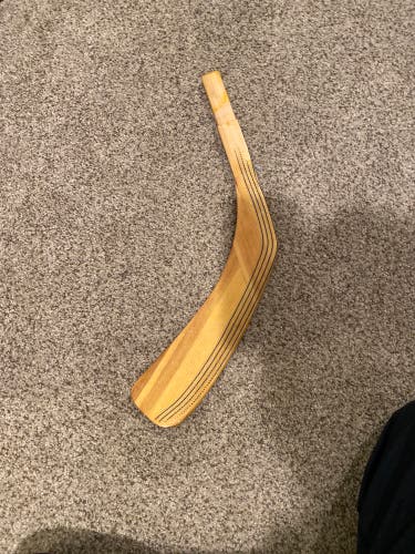 Easton RH Wood Blade Zubrus