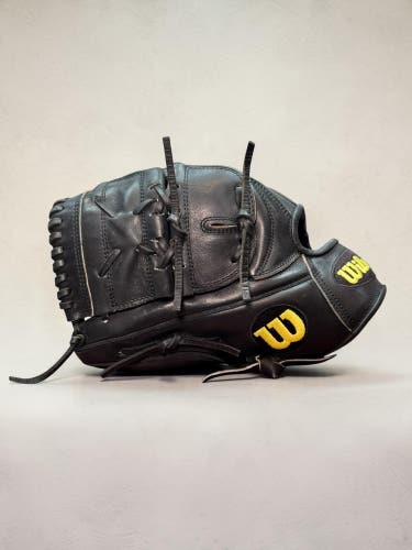 Wilson A2000 LH Pitcher's Baseball Glove 11.75" (Used)