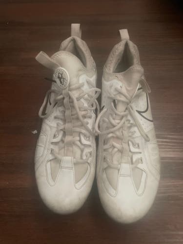 White Men's Size M 11.0 (W 12.0) Adult Nike Huarache Low Top Molded Cleats (Used)