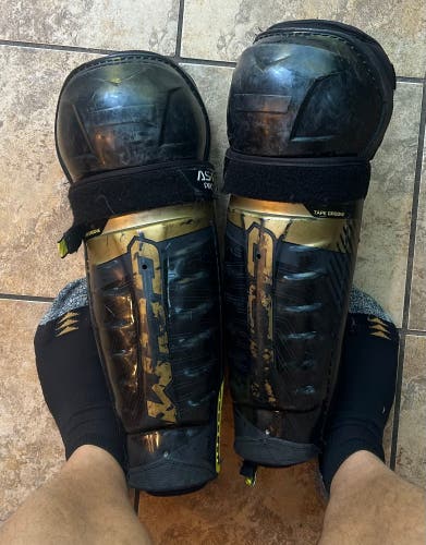 Senior CCM Tacks AS-V 15" Shin Pads (Used)