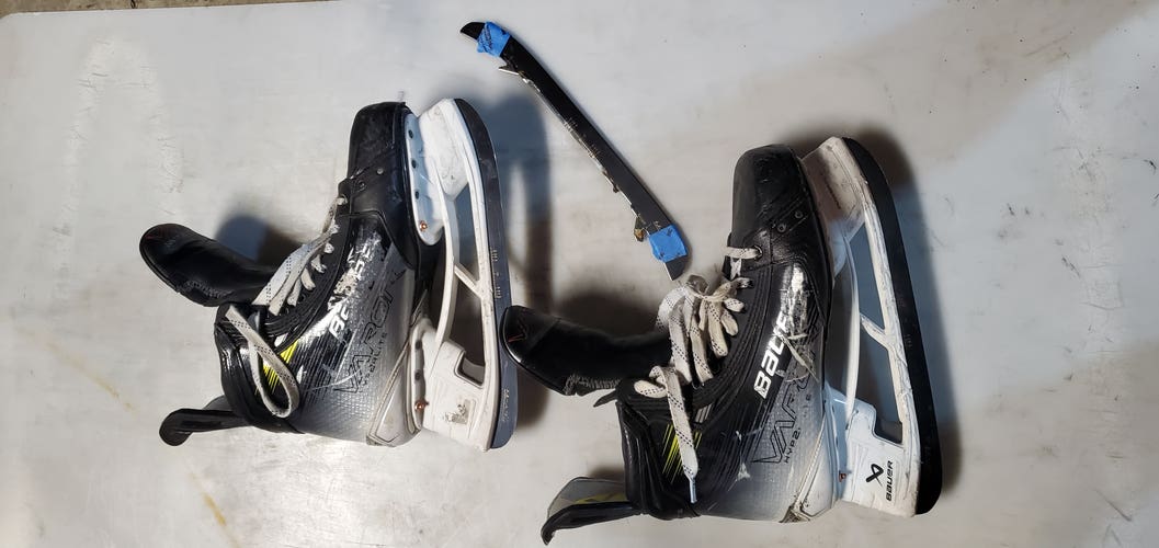 Bauer Vapor Hyperlite 2 Hockey Skates 9.5 Fit 1. With 2 sets of FLY TI Steel.