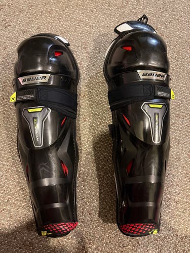Senior Bauer Vapor Hyperlite 17" Shin Pads (Used)