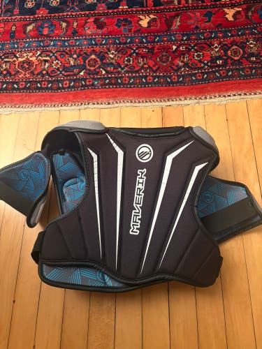 Youth Medium Youth Maverik Charger Shoulder Pads (Used)
